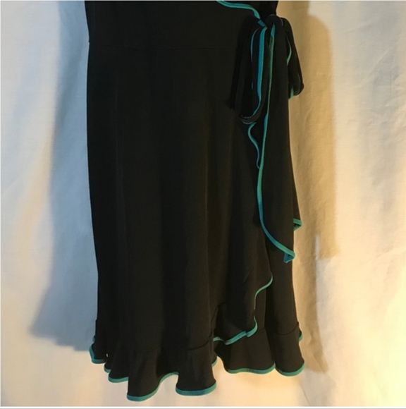 Flirty East 5th black and turquoise ruffle wrap dress, sz XL - Picture 2 of 5